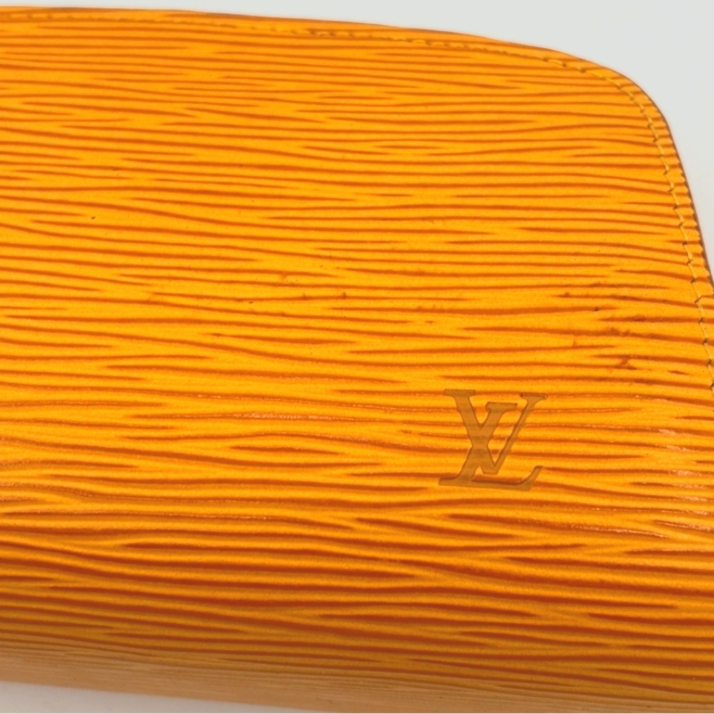 Louis Vuitton Dauphine Yellow and Purple Cosmetic Bag with Elegant Texture - Picture 7 of 16